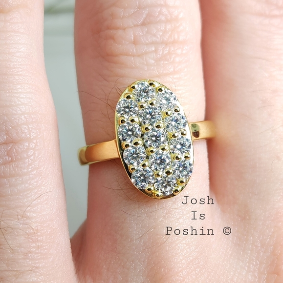 1.3CT Oval shape pave set moissanite ring in sterling silver - Picture 3 of 12